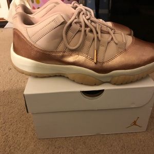 Jordan retro 11 low women’s size 9.5